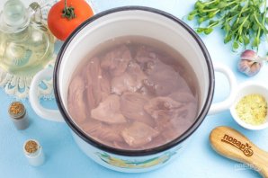 Суп из консервированной фасоли с мясом Суп из консервированной фасоли с мясом