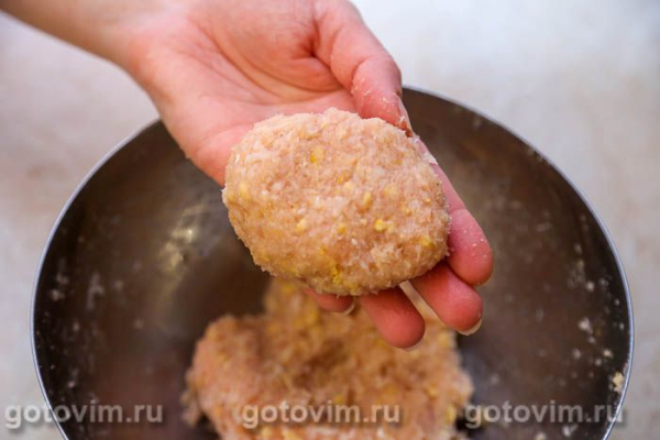Котлеты кордон блю из фарша с ветчиной и сыром Котлеты кордон блю из фарша с ветчиной и сыром