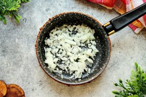 Щи с кислой капустой и мясом