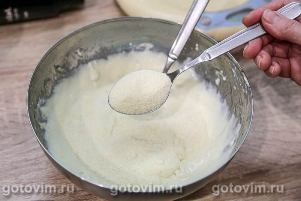 Манник с творогом и бананами в микроволновке