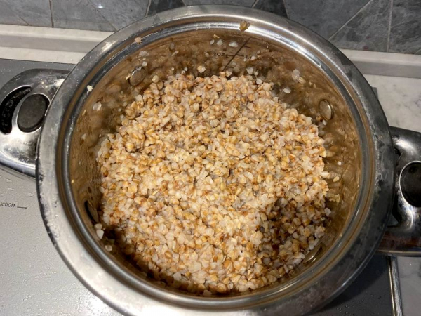 Курица с гречкой в сковороде — рецепт приготовления в домашних условиях
Курица с гречкой в сковороде — рецепт приготовления в домашних условиях