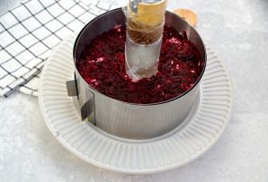 Салат "Гранатовый браслет" с сыром Салат "Гранатовый браслет" с сыром