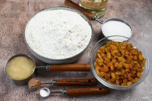 Пирог постный с изюмом Пирог постный с изюмом