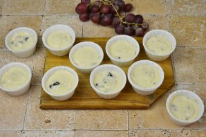 Кексы с виноградом и сыром дор блю