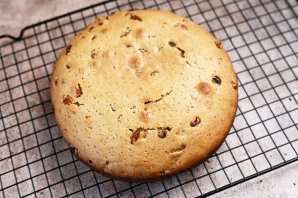 Пирог постный с изюмом Пирог постный с изюмом
