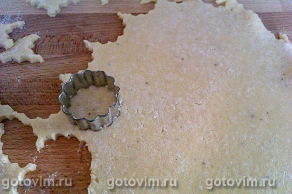 Сырное печенье с перцем, тмином и фенхелем (Фролини аль пармежиано)