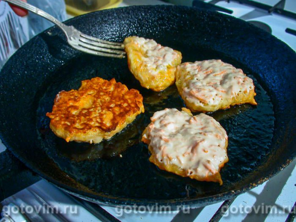 Постные морковные оладьи Постные морковные оладьи