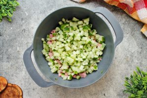 Окрошка со свеклой Окрошка со свеклой