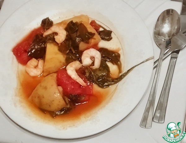 Стью с копчёными креветками, картофелем, шпинатом Стью с копчёными креветками, картофелем, шпинатом