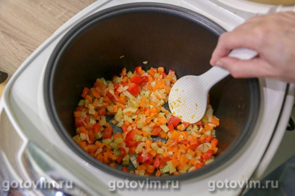 Рыбный суп на бульоне из красной рыбы с сельдереем в мультиварке Рыбный суп на бульоне из красной рыбы с сельдереем в мультиварке